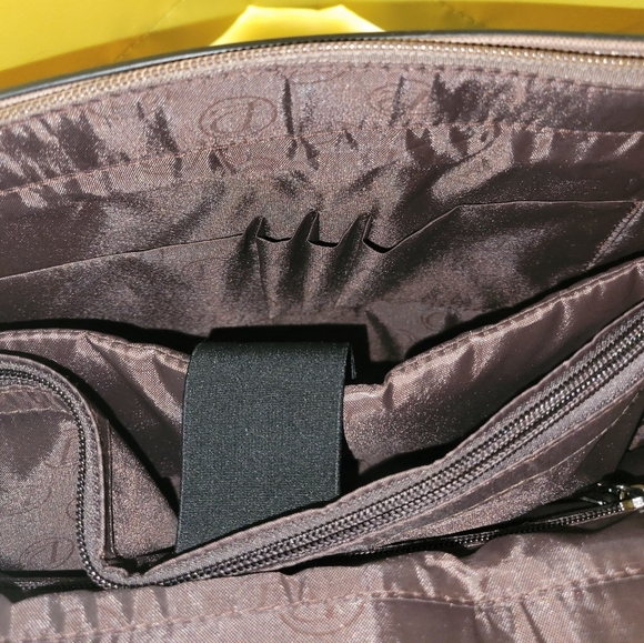 Easegave Mauve (Laptop) Satchel Bag. - Picture 12 of 16